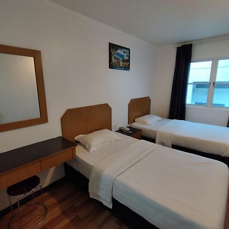 Marine Bay Hotel Sandakan Exterior photo